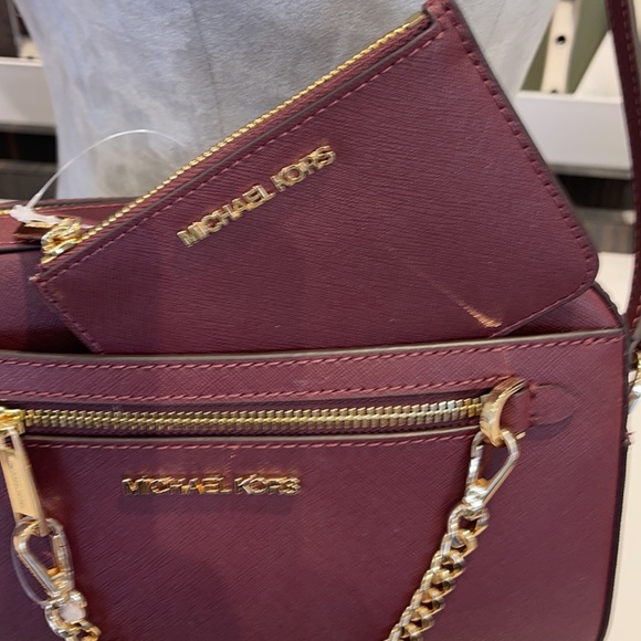 MK Jet Set Item Lg EW Zip Chain Crossbody & Jet Set Travel Sm TZ Coin Pouch ID - Picture 3 of 16